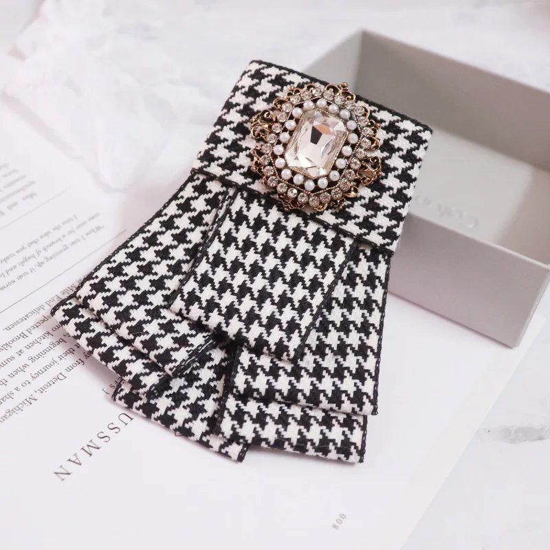 Модная одежда украшение в ломаную клетку брошь с галстуком бабочкой модная