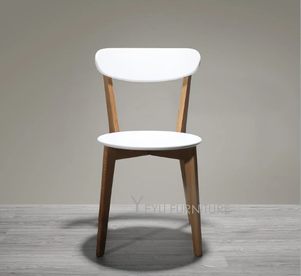 Минималистический современный дизайн были сделаны из твердой древесины и МДФ