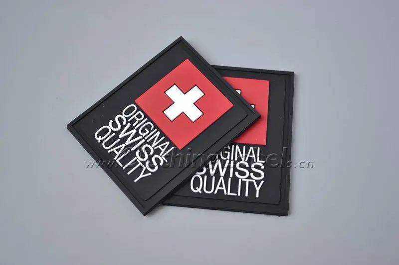 Пользовательские этикетки из ПВХ тисненый логотип линия пазов для шитья ткани