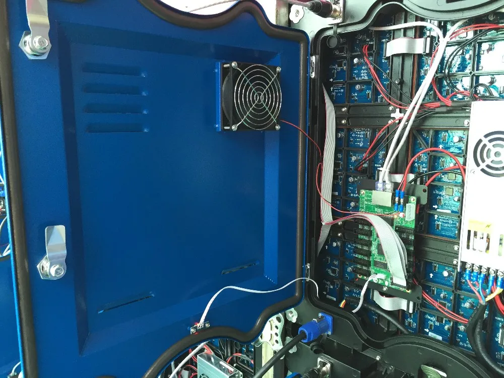 Внутренний/наружный светодиодный экран из литого алюминия для аренды