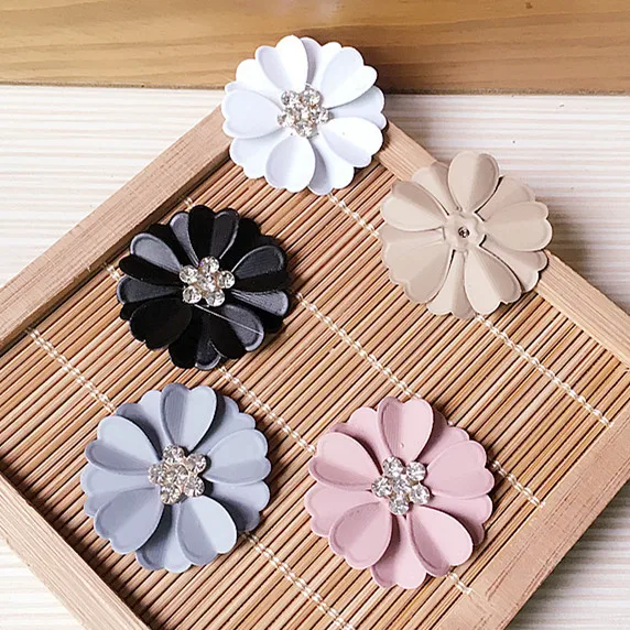 Бесплатная доставка 32*32 мм резина эмаль сплав горный хрусталь сердечник цветок