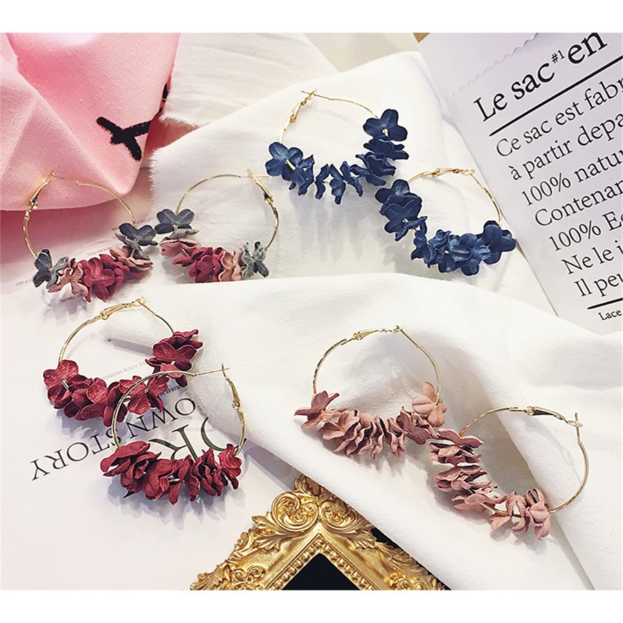 

WNGMNGL New Charm Statement Bohemia Simple 5 Colors Flower Hoop Earrings for Women 2018 New Fashion Jewelry Accessories Gift