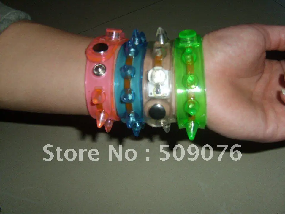 Бесплатная доставка 720 шт./лот светящийся браслет светодиодный Спайк Браслеты