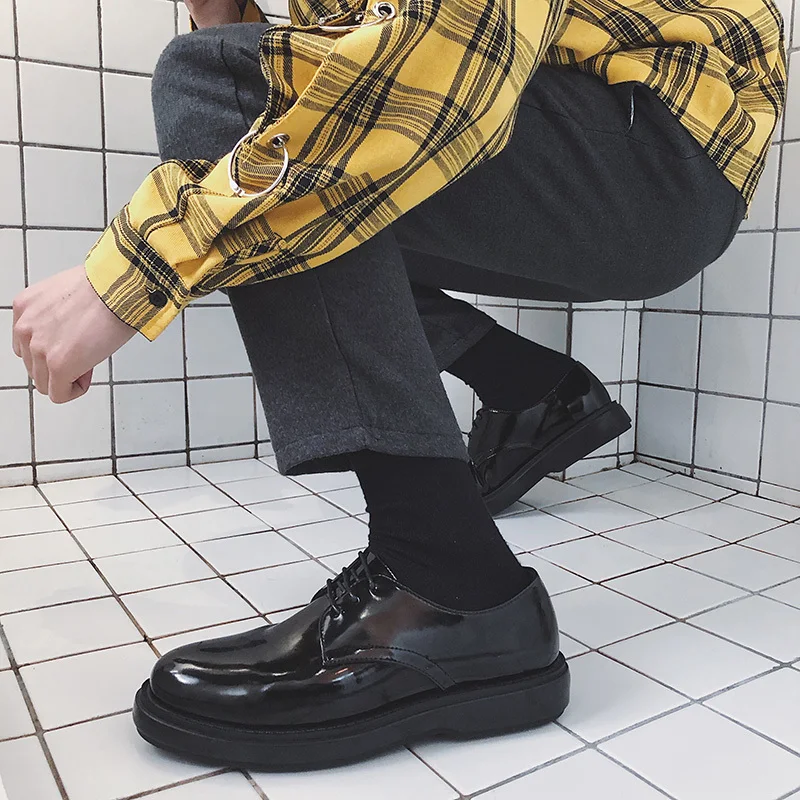 

2018 Fashion Men Platform Sneakers Patent Leather Lace Up Flat Shoes Spring Autumn Black Casual Male Oxford Shoes