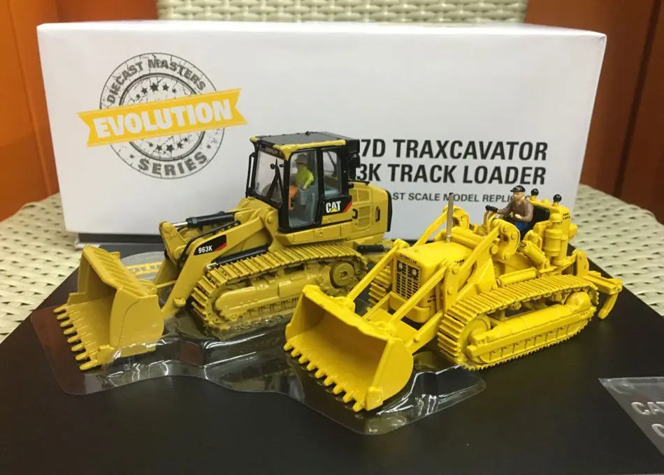 

Evolution Cat 977D Traxcavator + 963K дорожный погрузчик 1:50 бренд Diecast Masters DM85559