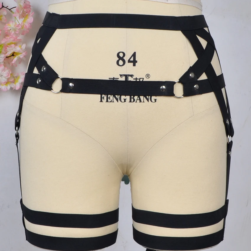 Подвязки для чулков в готическом стиле &quotПентаграмма&quot с заклепками и