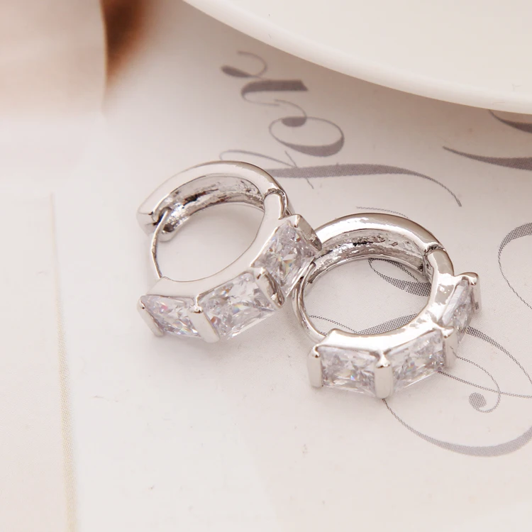 Серебристые черные геометрические стразы серьги-гвоздики для пирсинга с