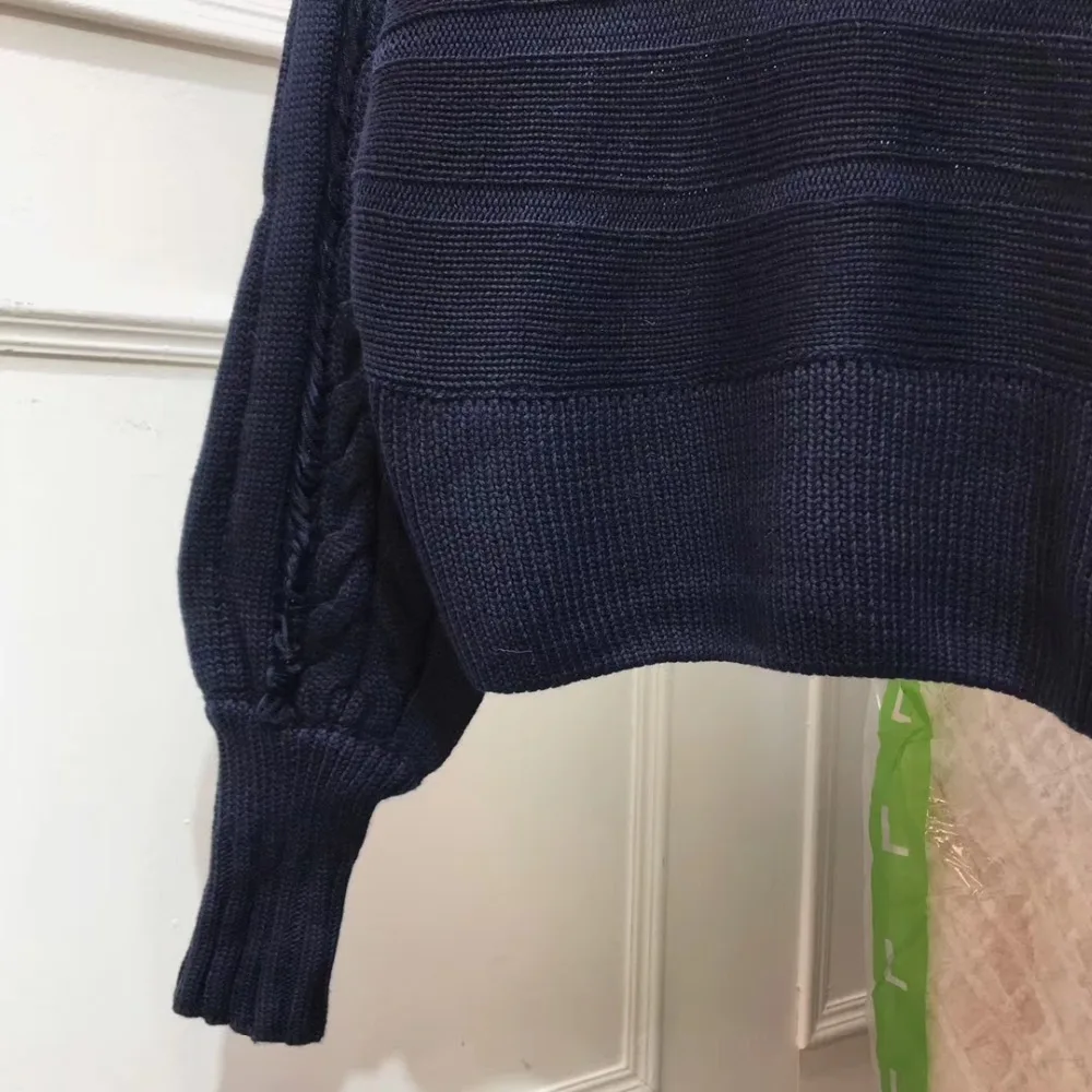 Женский свитер с жемчугом ALPHALMODA прозрачный плотный теплый джемпер кисточками и