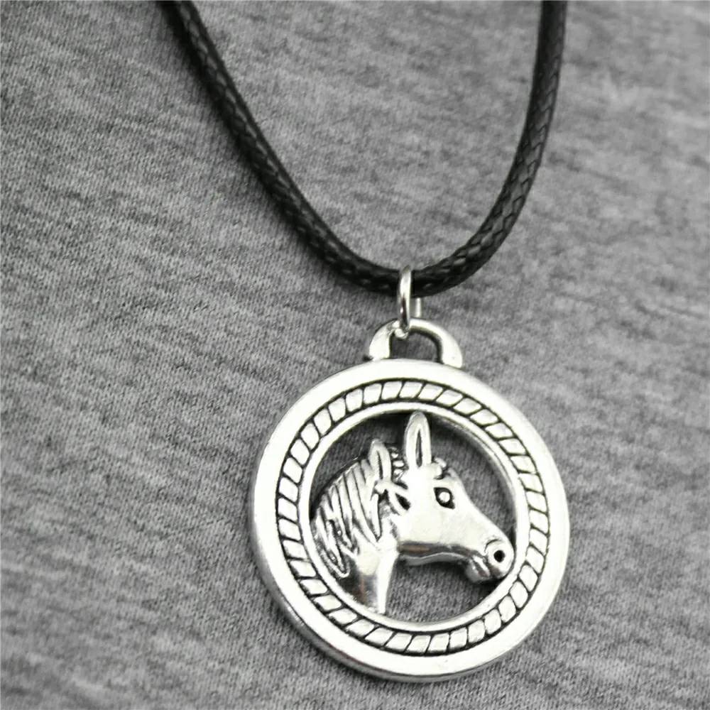 Кулон двухсторонняя лошадь 25 мм 2 цвета Античная бронза античное серебро кожаная