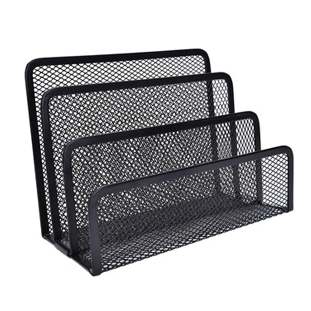 Черный сетчатый стеллаж для хранения документов с буквенным принтом в офисном