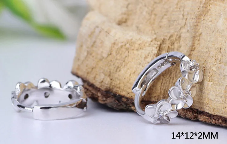 Очаровательные ювелирные украшения в форме цветка Пряжка для ушей камелии