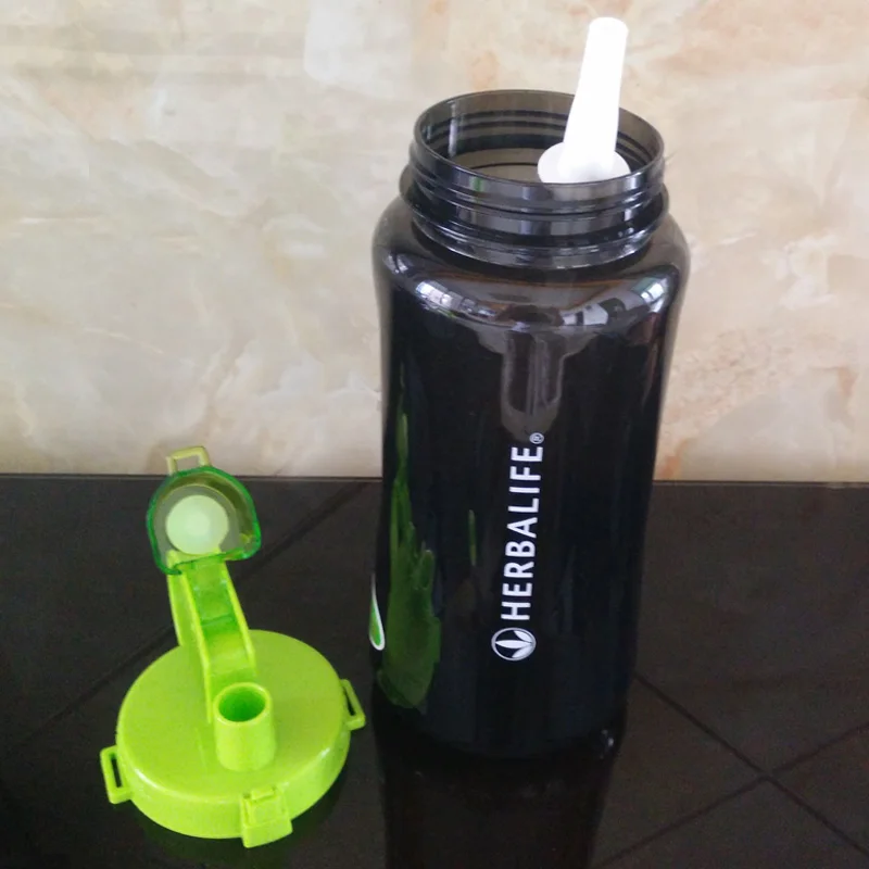 Питательный шейкер Herbalife емкостью 1000/2000 мл черно белый портативный соломенный с