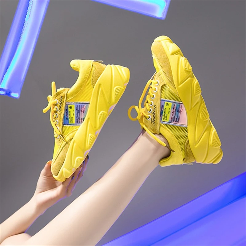 Новинка 2019 года дизайнерские яркие белые и Желтые Модные трендовые кроссовки