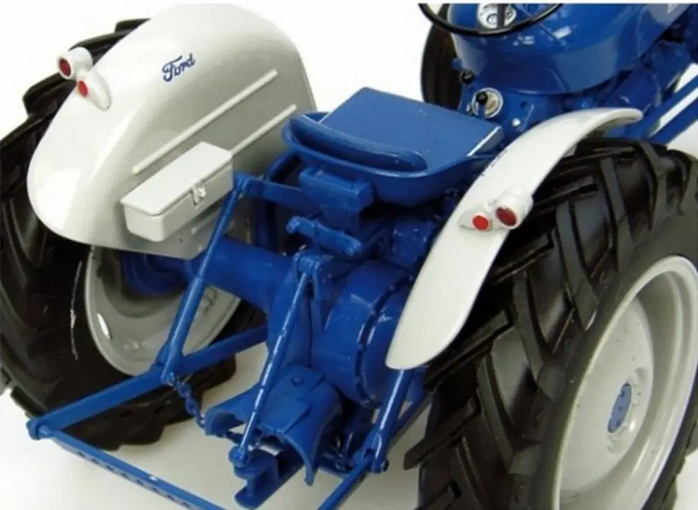Универсальные хобби 1/16 г. Fordson Super Dexta Diesel 2000 US Version трактор UH2902 |