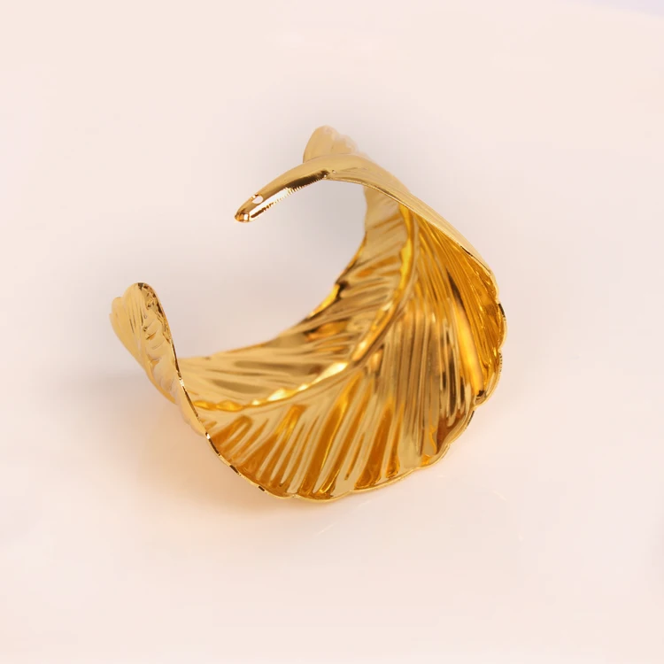 

4pcs Fashion hotel restaurant simple leaves napkin buckle towel buckle modern model room feather napkin ring napkin ring