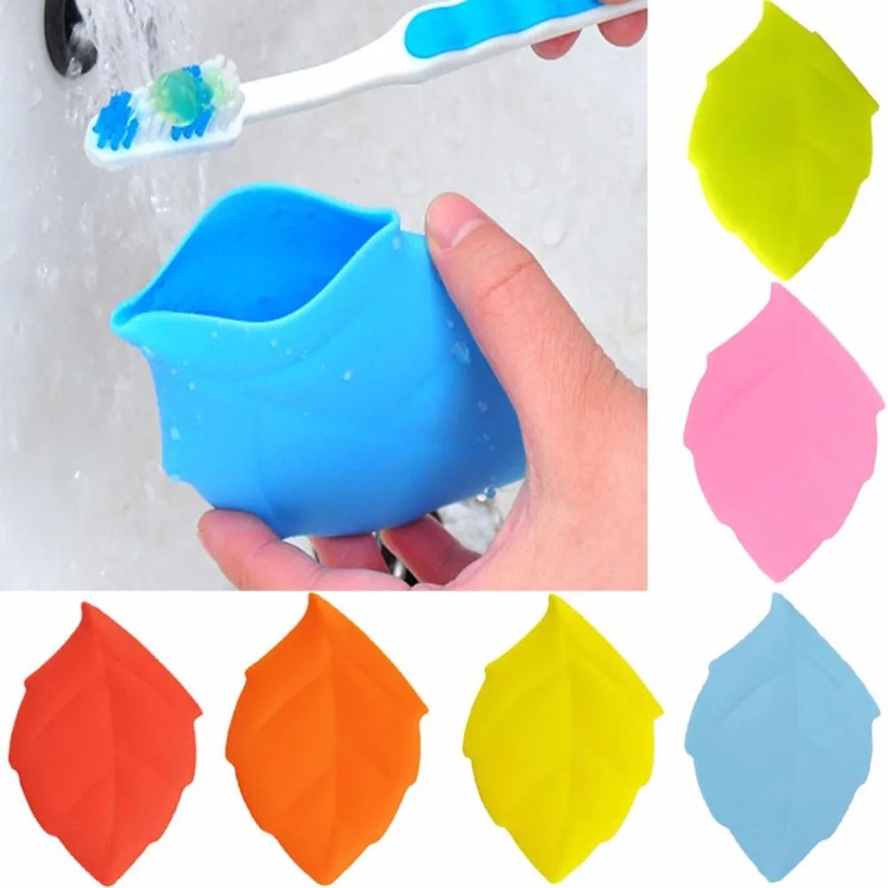 

2pcs/set Portable Travel Outdoor Leaf Shaped Water Bottles Drink Holder Drinking Bag Silicone Drinking Brushing Washing Tool