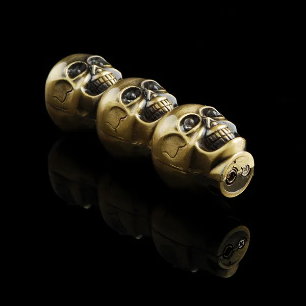 Новые и экзотические креативные газовые зажигалки с тремя черепами