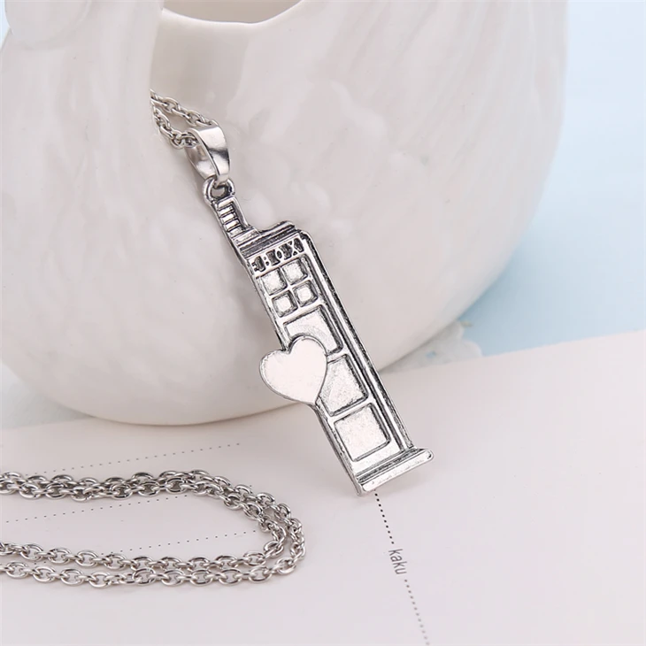 Ожерелье с дизайном ТАРДИС Англии и рисунком полицейской будки двери сердечками
