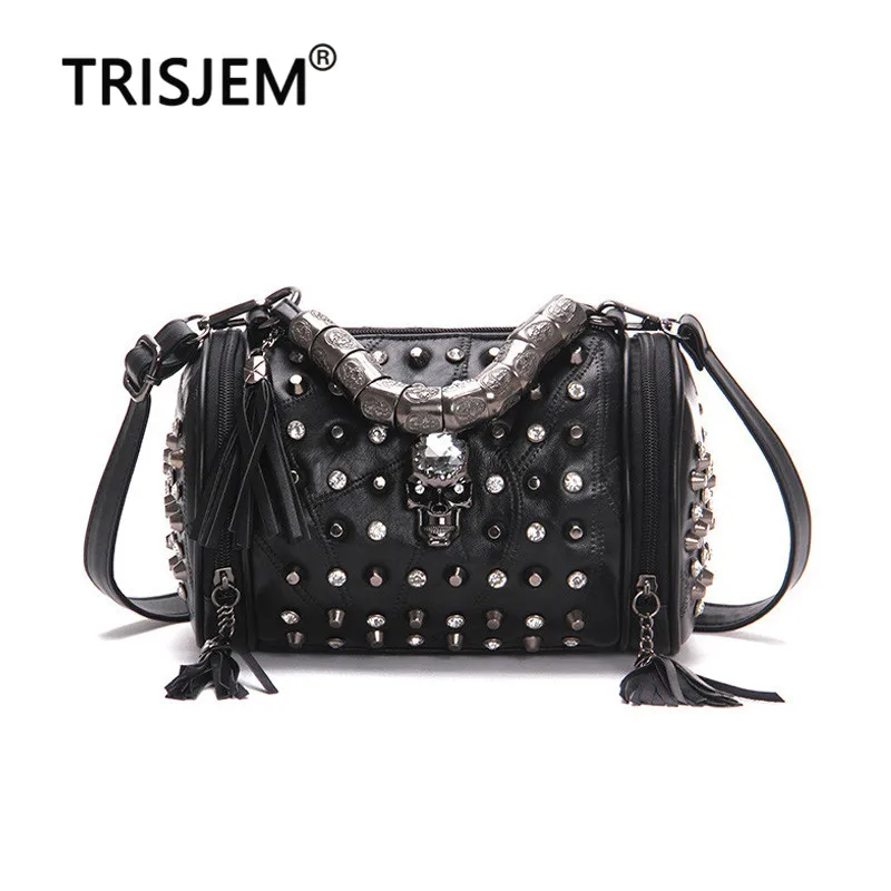 Новинка сумка мешок с черепом заклепками из овчины женская 2018 бриллиантов