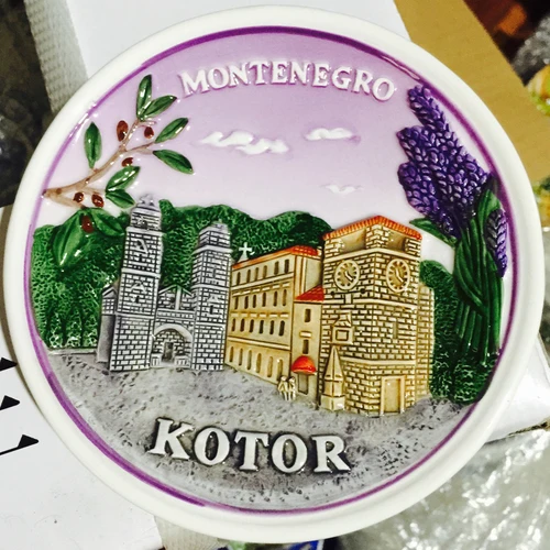 Decorative Dishes Ceramic Decor for Background Wall hand-painted Tourist Souvenir European style tourist souvenir ornament - Цвет: 10cm