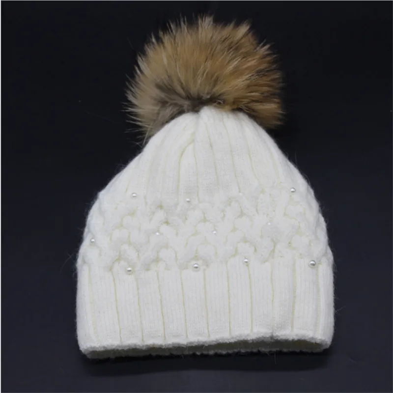 Вязаная женская зимняя шапка мяч из натурального меха енота вязаная крючком с
