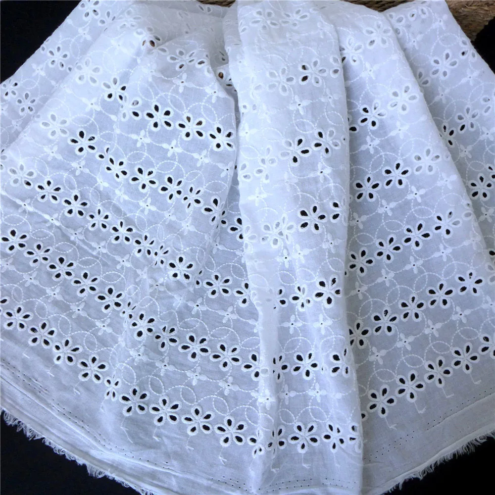 

Hot Sale 1 Yard Embroidery Eyelet Flower Cotton Lace Fabric In Ivory White Bridal Gowns Fabric Wedding Dress Fabric