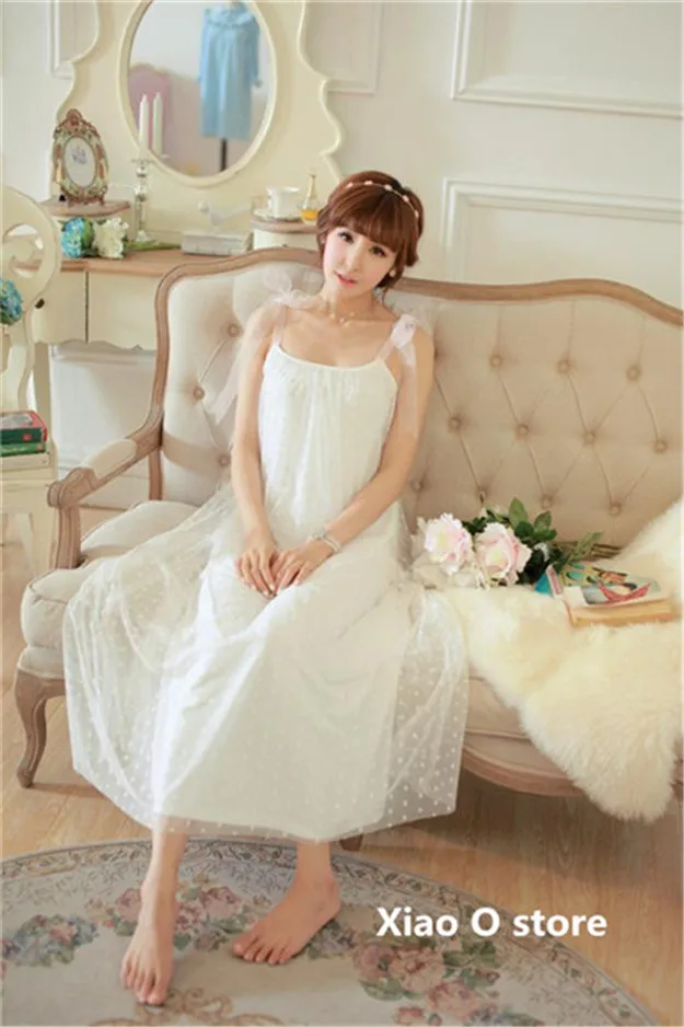 Ночная рубашка кружевная на тонких бретельках красивая белая ночная сексуальное