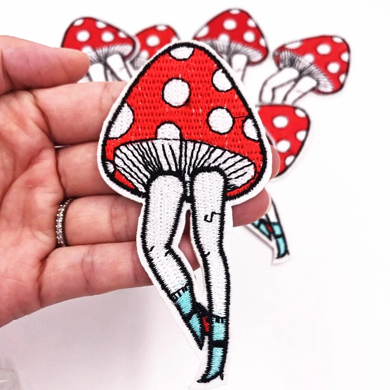 Новинка Куртка пилот на пуху Изящная модная вышитая нашивка с железными