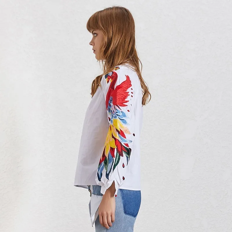 Женская блузка с вышивкой TWOTWINSTYLE летняя круглым вырезом и рукавами-фонариками