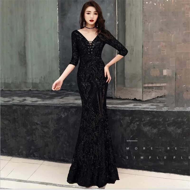 Женское вечернее платье с длинным рукавом расшитое блестками глубоким v образным