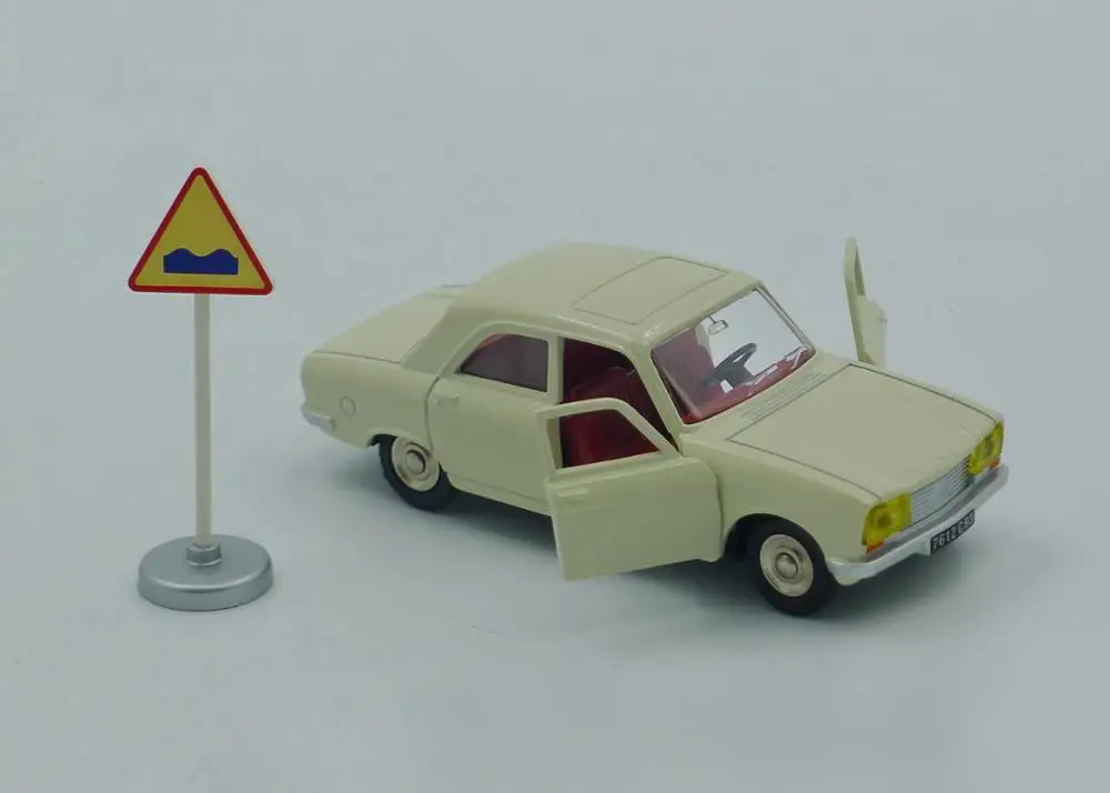 PEUGEOT 304 Berline Atlas Dinky Toys 1428 PEUGEOT 304 Berline+ 508 DAF 850 Berline 1:43 литой автомобиль - Цвет: PEUGEOT 304 Berline