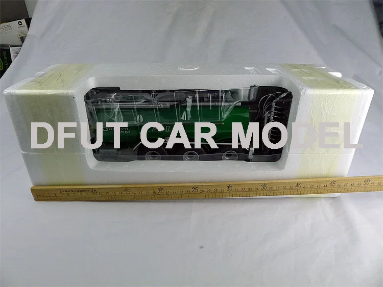 Diecasting 1:32 Игрушечная машина из сплава Опрыскиватель Сельскохозяйственный автомобиль детская модель игрушечной машины оригинальные аутентичные Детские игрушки