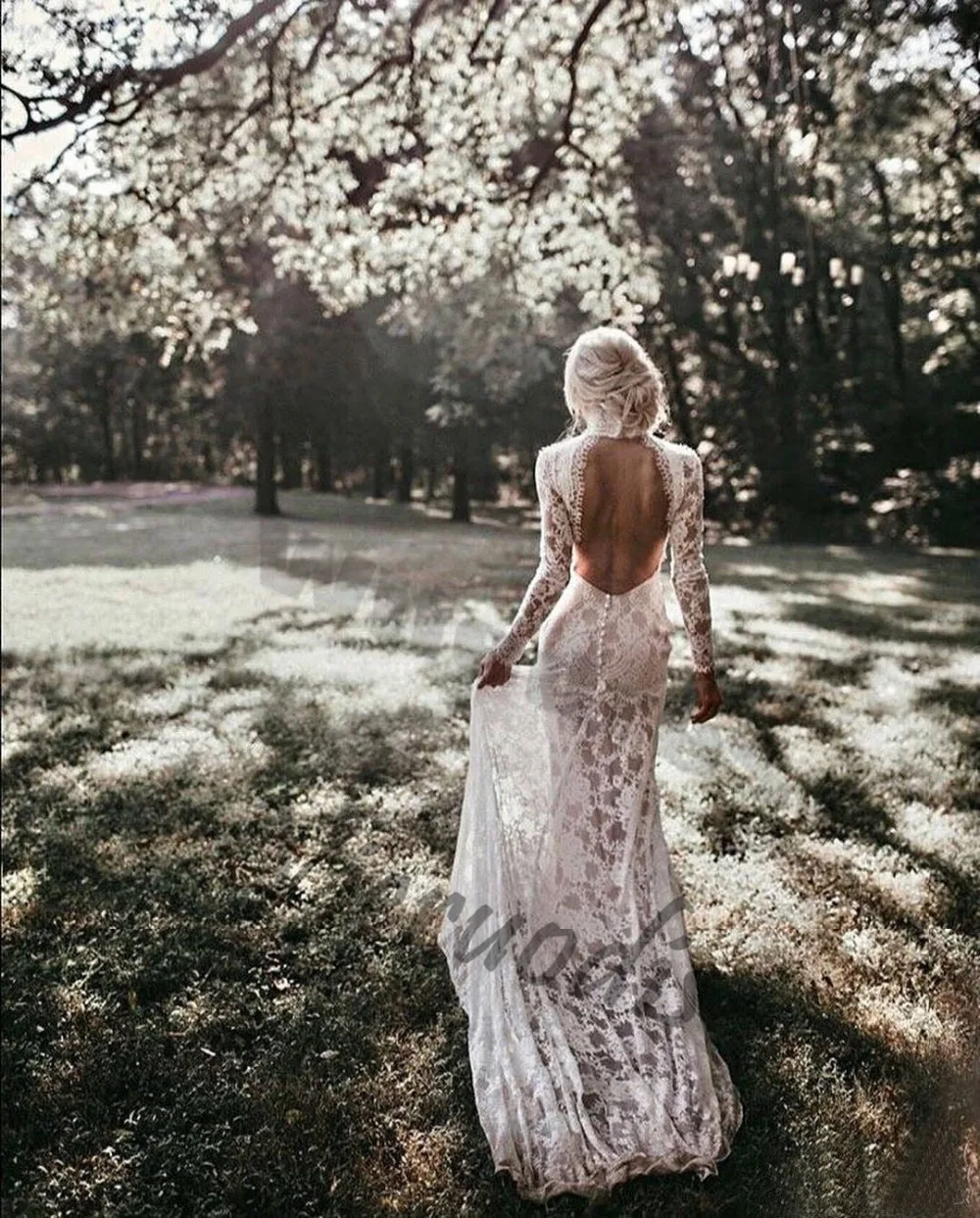 Длинное пляжное свадебное платье с высоким вырезом и длинными рукавами