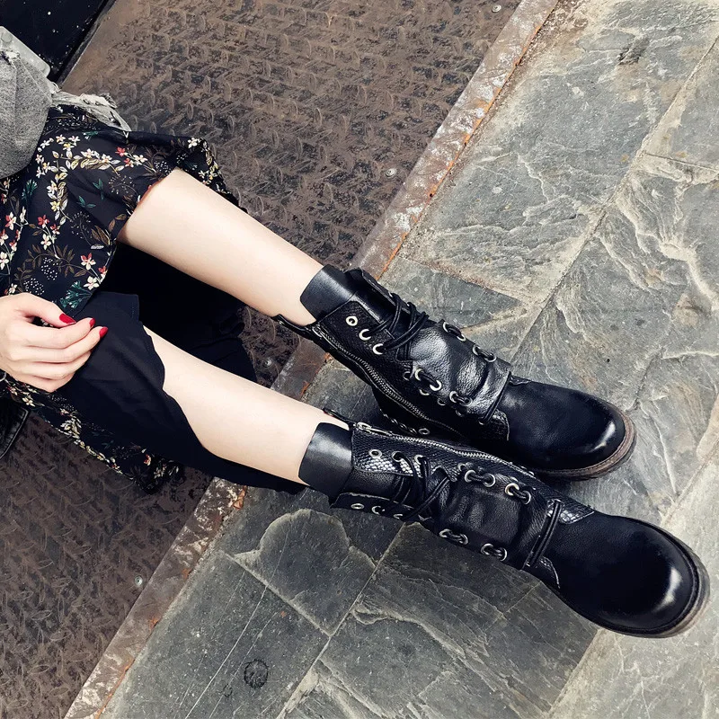 Prova Perfetto Лоскутные ботильоны для женщин Осень Зима Плоская подошва Botas Mujer женские заклепки Шипованные платформа Резиновая женская обувь