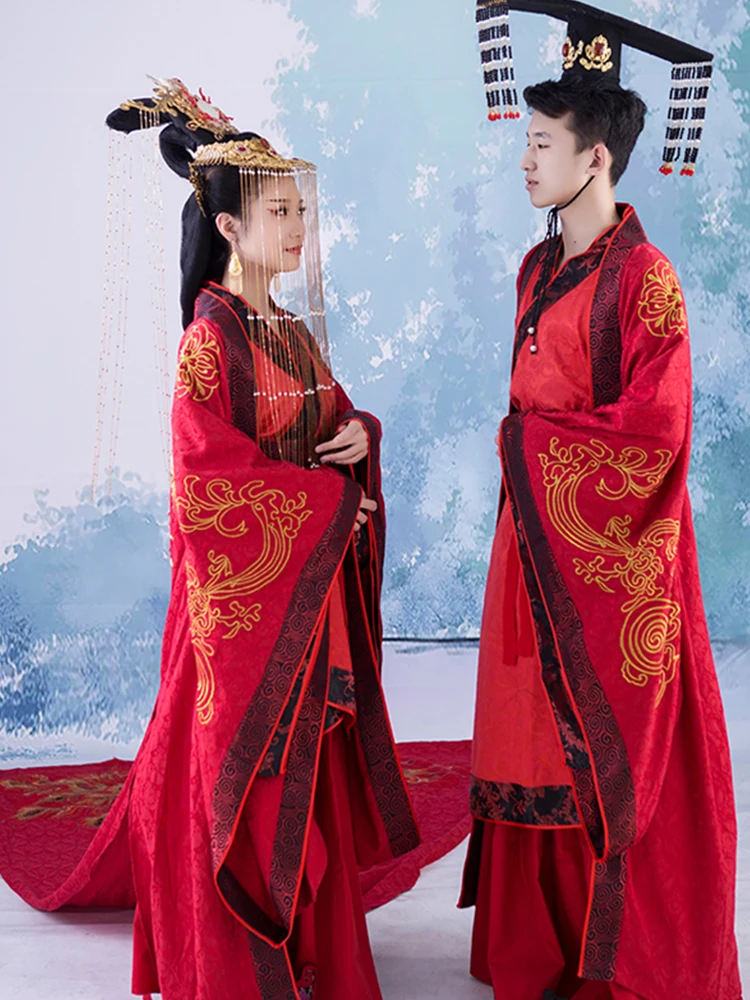 Golden Red Series Chinese Traditional Wedding Hanfu Costume Set for Bride and Groom Long Tail Hanfu with Golden Phoenix QuJu