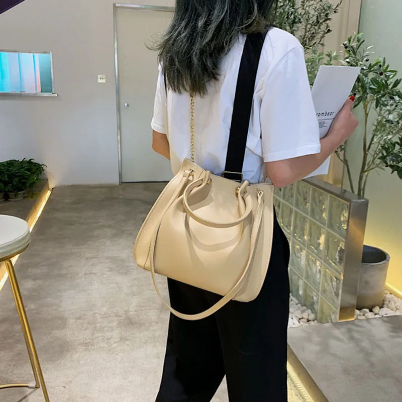 Модные однотонные зеленые женские сумки через плечо на молнии стильная кожаная