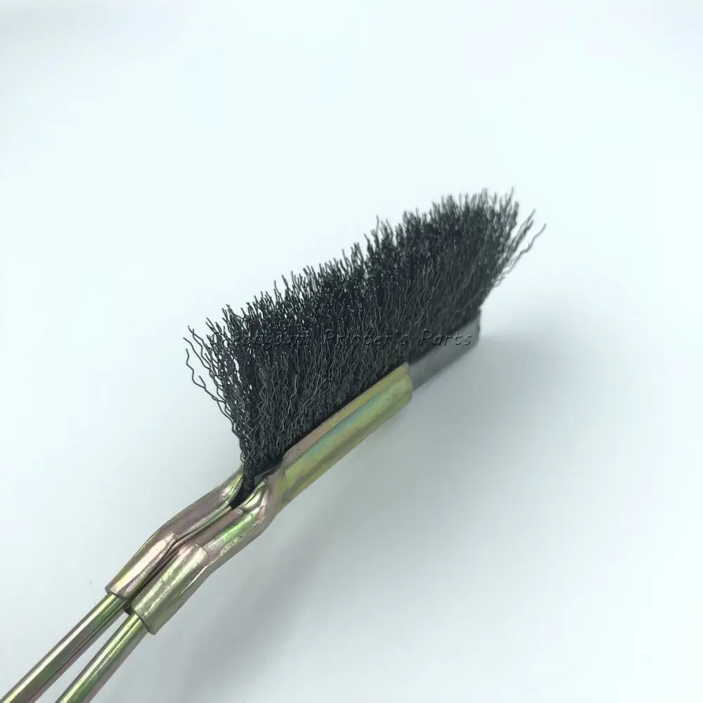 Стальная щетка для чистки щеток