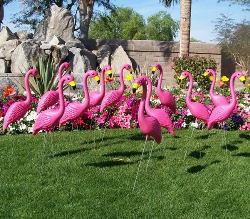 

Bright Pink Flamingo with Stake Ornament,plastic Flamingo Garden decoration (Set of 2)