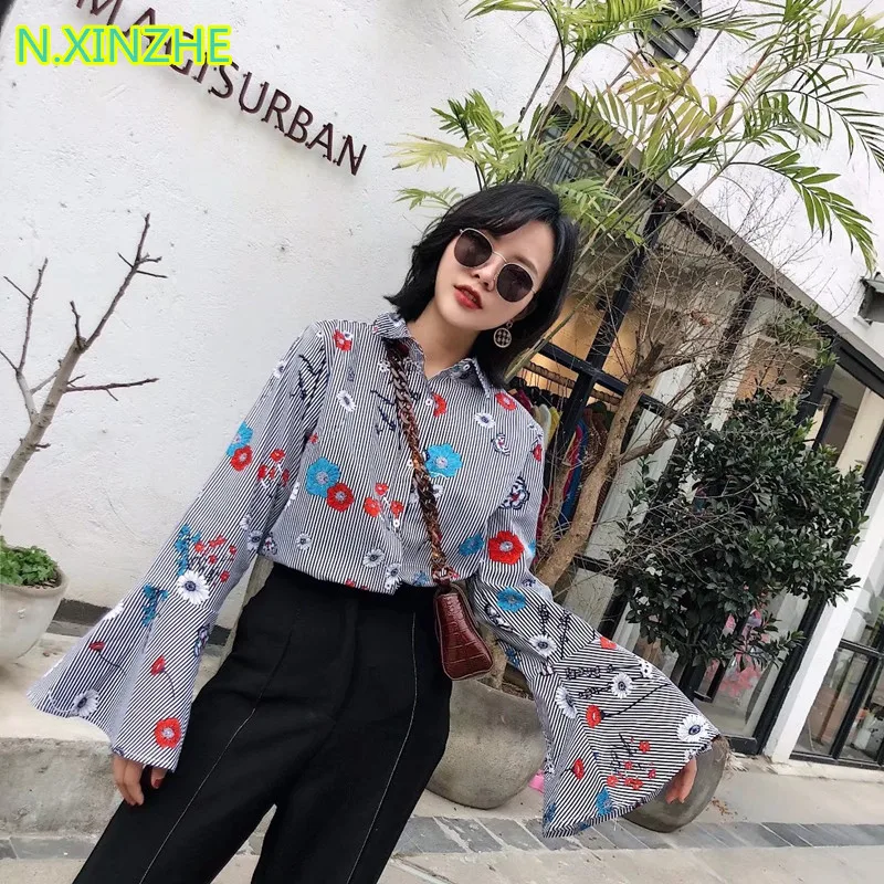 2018 women clothing flare sleeve lapel print striped shirt Tops Female high street casual loose cotton blouses C2374 |