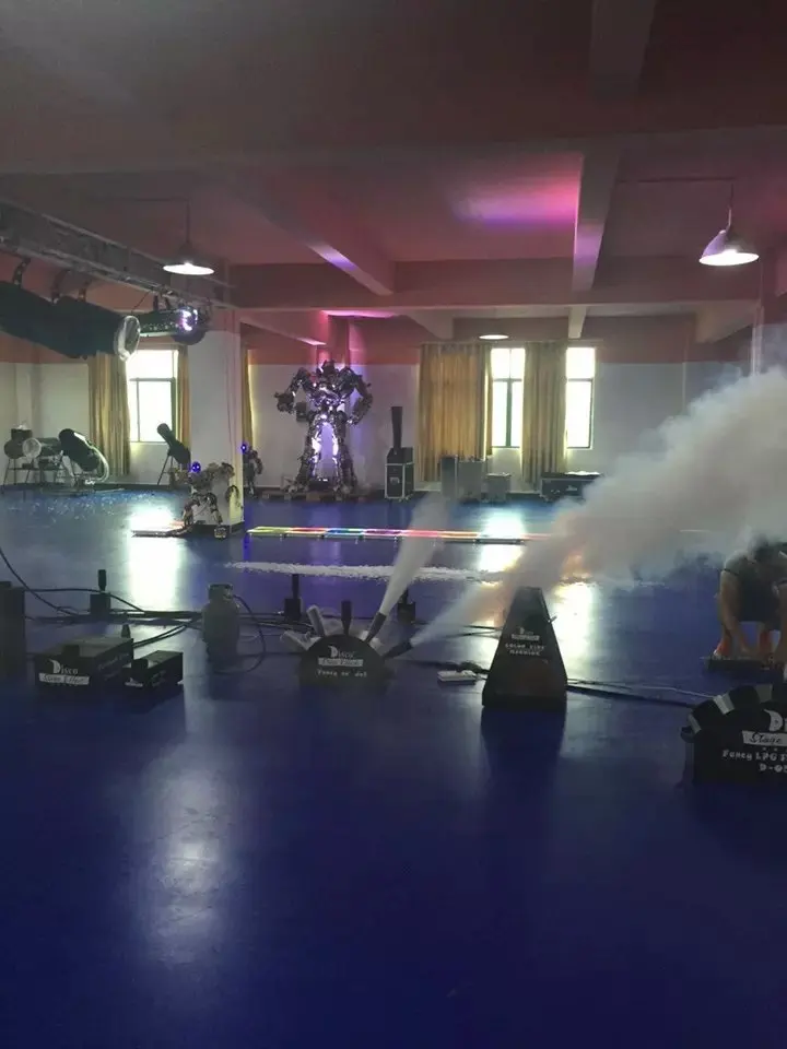 Новое поступление 2015 пятипальцевая CO2 Cannon 90 в/240 в Высококачественная сценическая