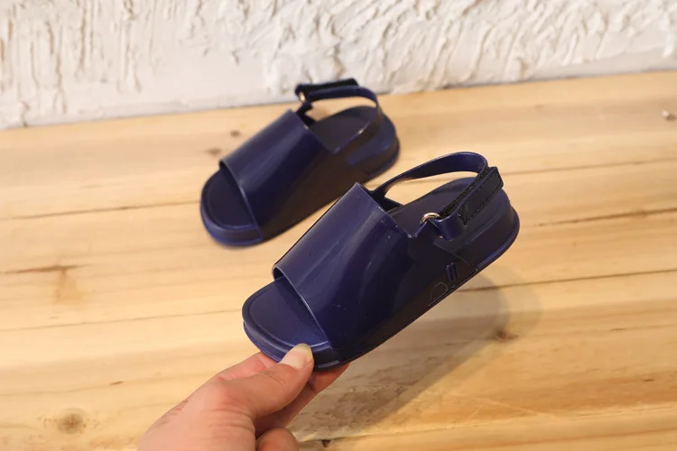 Mini Melissa/; сандалии для девочек; шикарные пляжные сандалии для маленьких девочек; детские сандалии с ремешком на щиколотке и мягкой подошвой; прозрачная обувь; 14-16,5 см