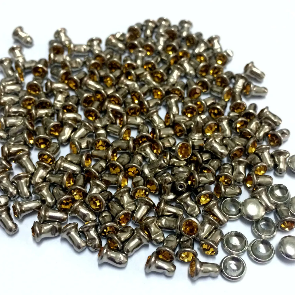 Горячая DIY100PCS 4 мм CZ+ аппаратные цвета темного янтаря золотые Кристальные заклепки кожа ремесло панк-шпильки подходит для "сделай сам"