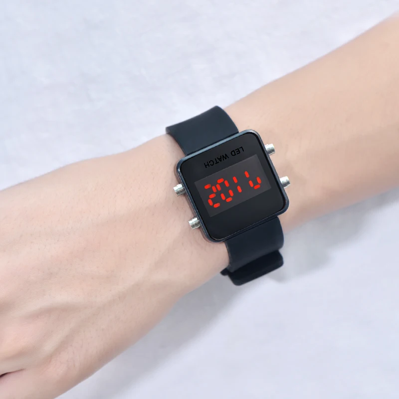 LANDU Красочные СВЕТОДИОДНЫЕ Электронные Часы Мужчины Женские Повседневная