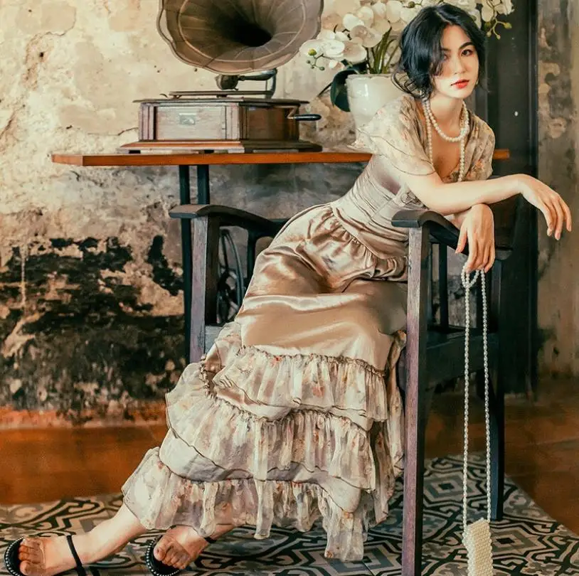 Женское платье с высокой талией v-образным вырезом и оборками в стиле ретро