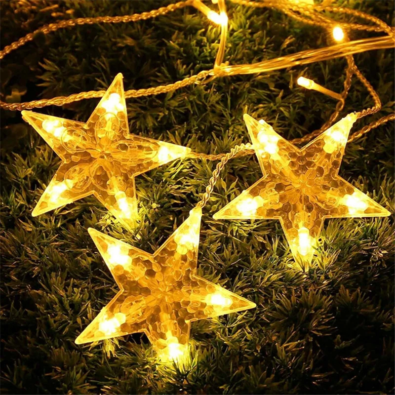 Светодиодный светильник украшенный рождественскими украшениями цветной