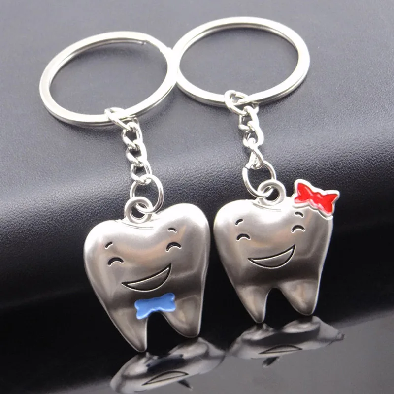

Original New Cartoon Anime Bear Rabbit Couple Keychain Women Smiling Tooth Key Chain Lovers Jewelry Valentines Gift Souvenirs