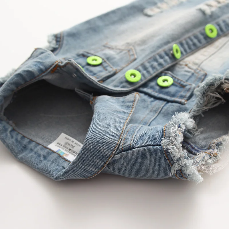 Джинсовый жилет с пайетками и бабочками для девочек коллекция весна 2018 года