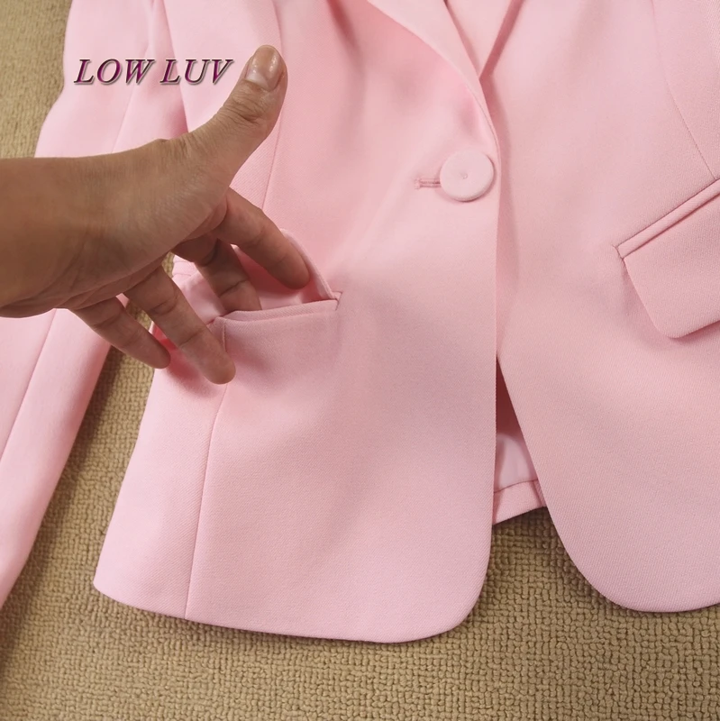 Костюм брючный женский из двух предметов блейзер пиджак и брюки весна-осень |