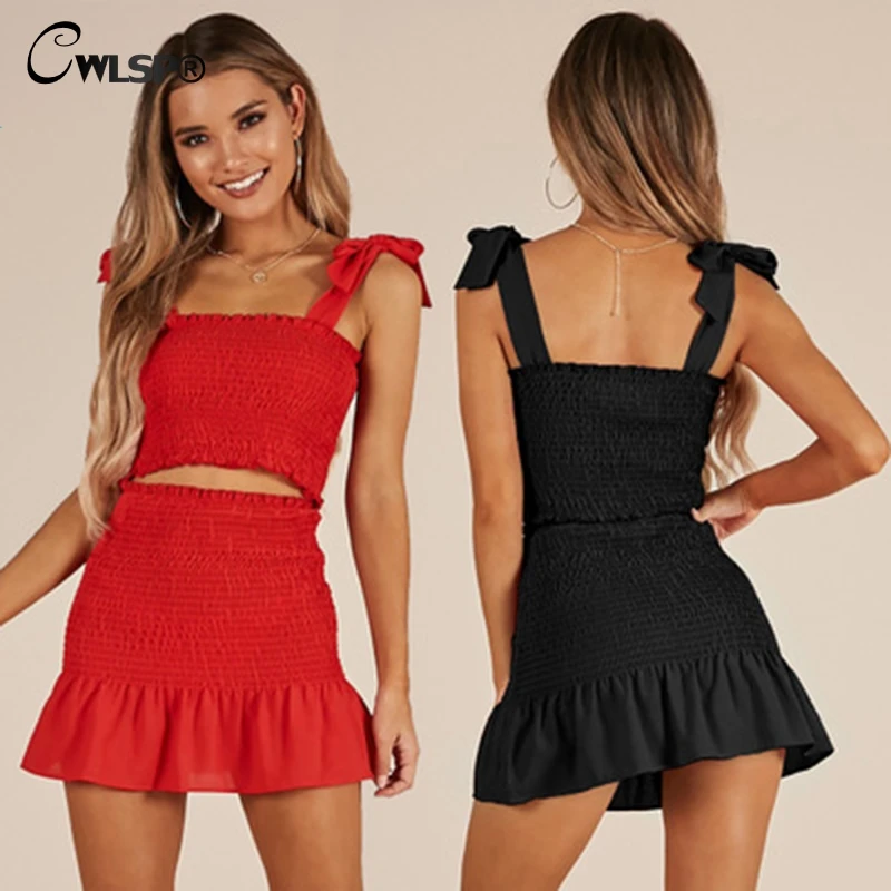 

CWLSP Solid Sexy Summer Dress Sheath Spaghetti Strap Women Crop Top With Mini Dress 2018 Slim Fold Ruffles Lace up Dress QZ2761