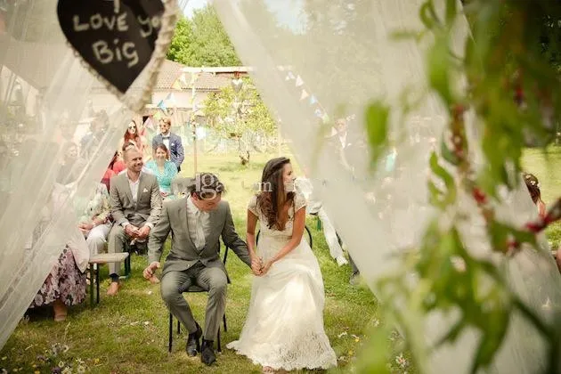 Новый богемия свадебное платье V шеи рукавом открыть назад кружева лиф шифоновая